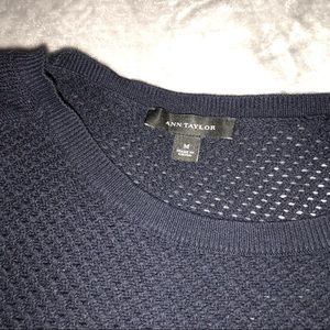 🛍 EUC Ann Taylor Sweater - open weave (M)